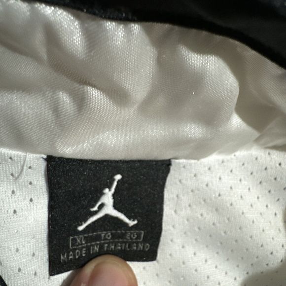 ULTRA RARE 1999 VINTAGE NIKE AIR JORDAN SATIN SHIMMER WARMUP JACKET MENS SIZE XL - Picture 3 of 6